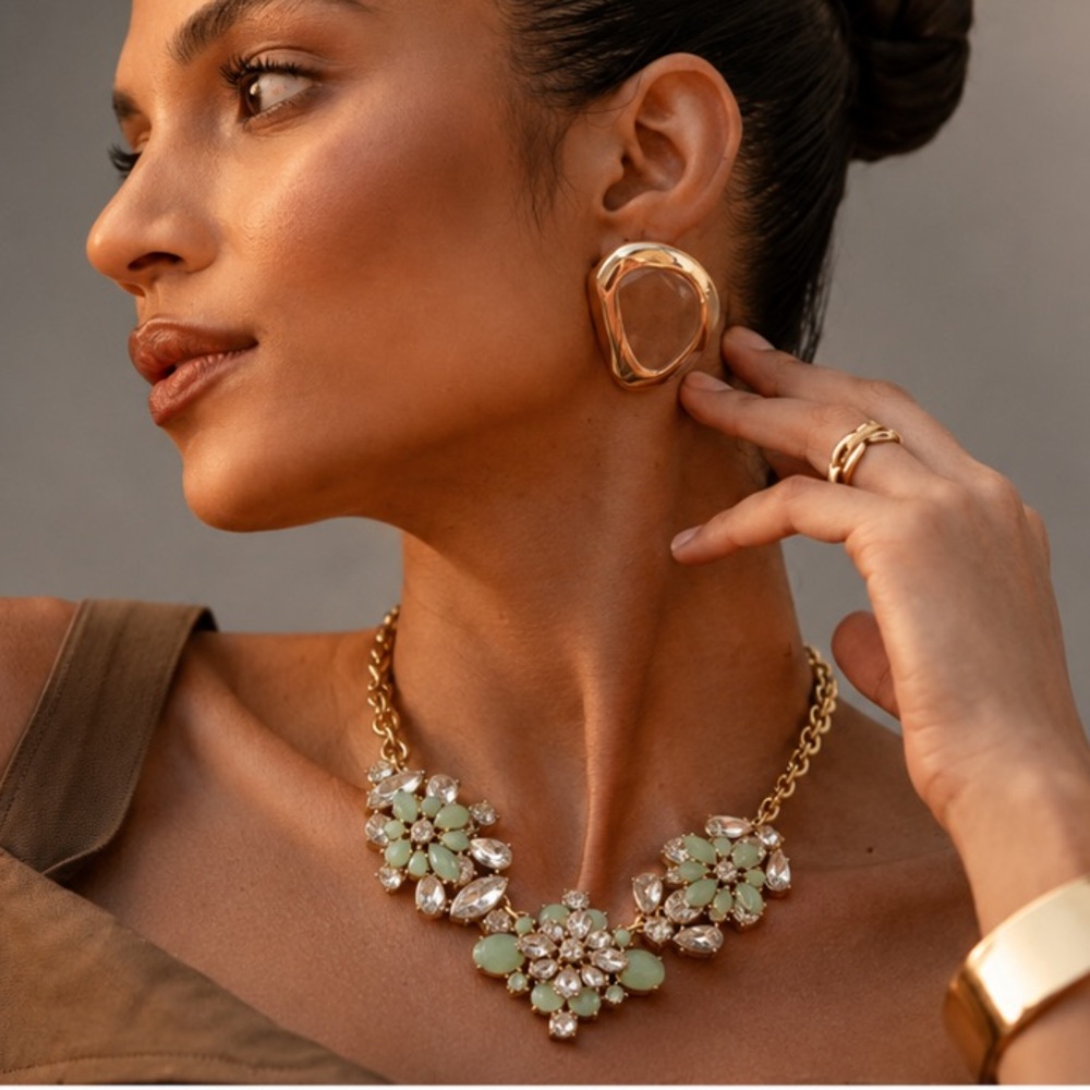 J. Crew VTG Mint Green Floral Crystal Rhinestone Statement Necklace